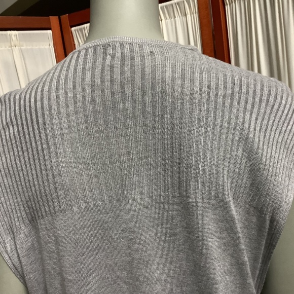 Premise Studio Women's Sleeveless Long Cardigan Gray Knit Size XL - Picture 5 of 8